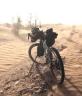 il biri utilizzato nel deserto durante un tour in bike packing