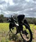 il biri utilizzato su una bici in carbonio con bike packing